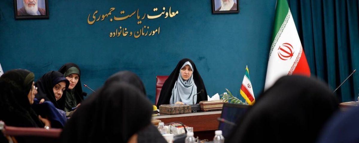 بهروز آذر: گسترش غربالگری سرطان پستان با همکاری فعالان مدنی پیگیری می‌شود