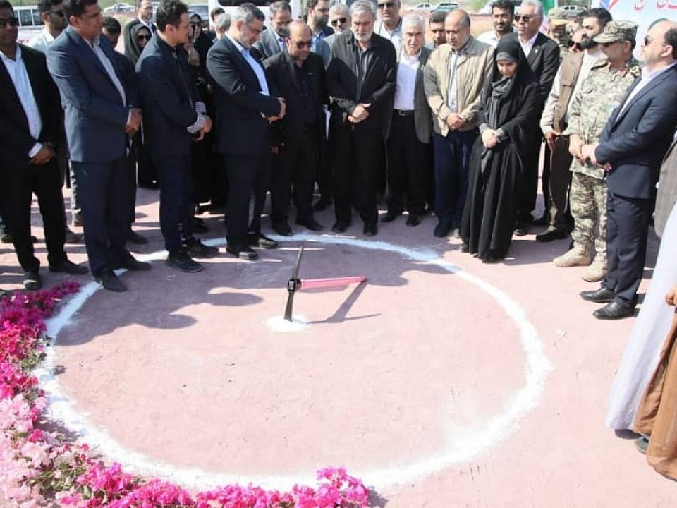 طرح احداث ۱۱۰ واحد مسکونی در جزیره بوموسی کلنگ‌زنی شد