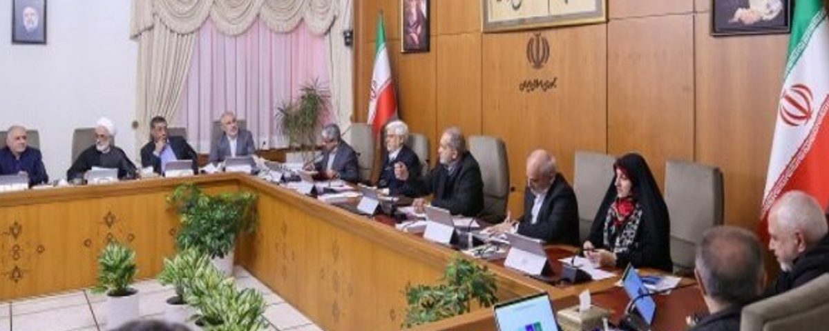 پزشکیان: ارز مورد نیاز کالا‌های اساسی باید در زمان مناسب تأمین شود