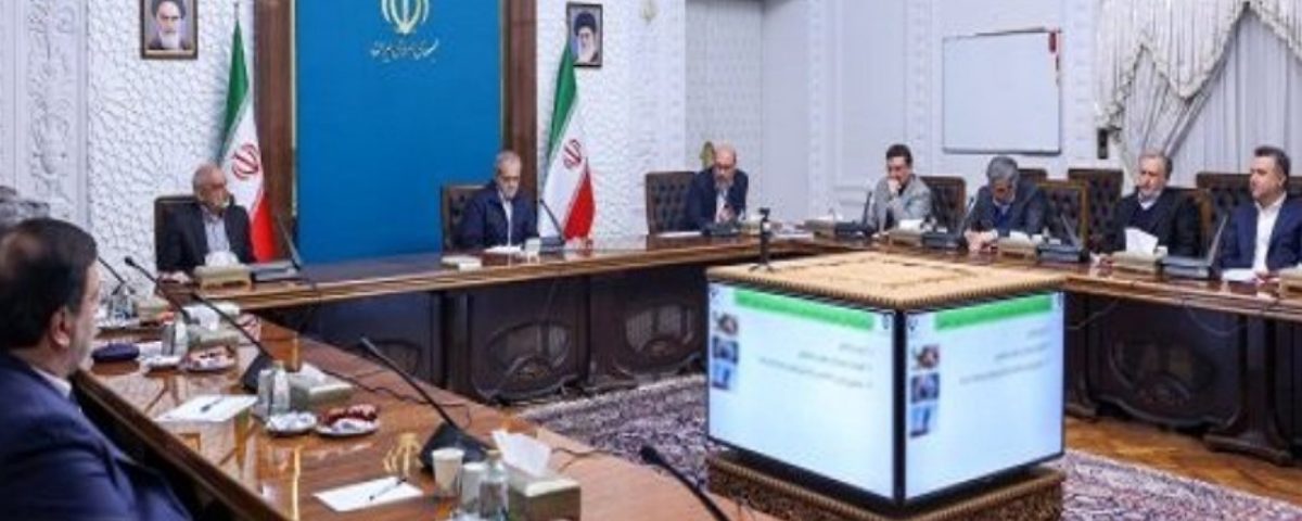 پزشکیان: دولت آماده اجرای زمینه‌های همکاری با بنیاد مستضعفان است